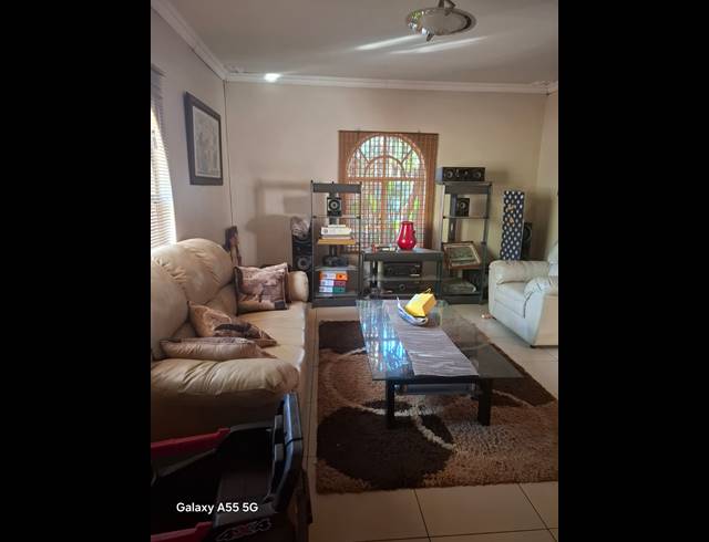 3 BEDROOM FREEHOLD FOR SALE IN CLARINA
